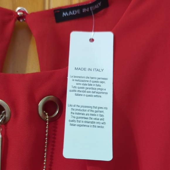 Elegant Red Midi Dress - Picture 6 of 8